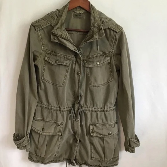 Aritzia Talula Green Utility Jacket With Hood - Picture 2 of 3